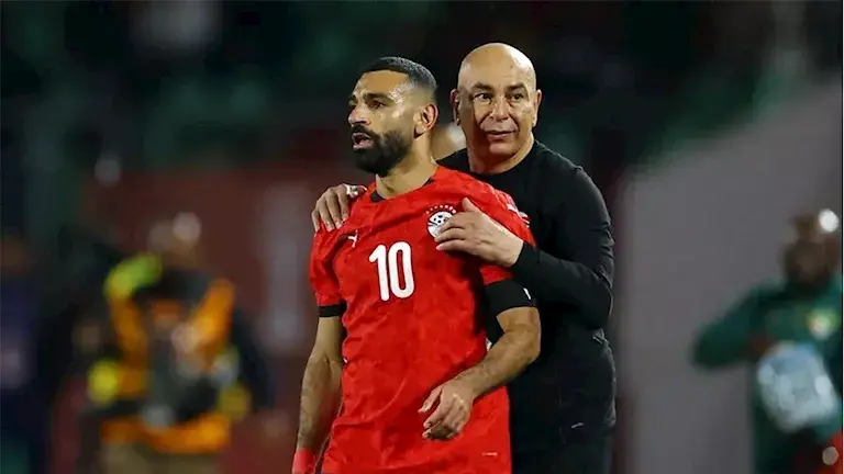 وزارة الرياضة تكشف حقيقة وجود أزمة بين صلاح وجهاز المنتخب المصري