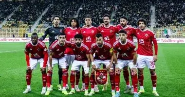 شريف وطاهر يقودان هجوم الأهلي أمام بيراميدز وإمام عاشور على الدكة