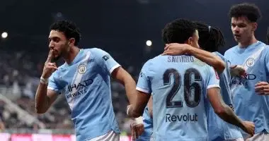 عمر مرموش يسجل ثنائية ضد نيوكاسل ويقود السيتي لربع نهائي الكأس