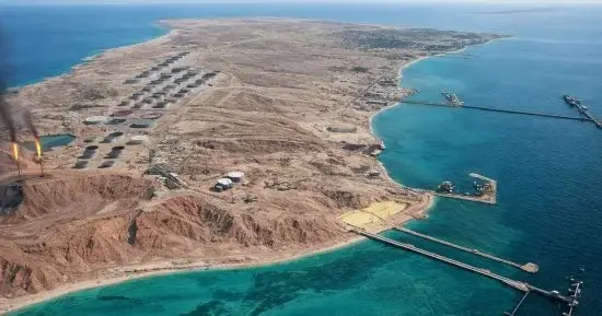 دوي انفجارات يهز جزيرة خرج الإيرانية.. ووكالة مهر تكشف التفاصيل
