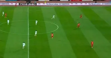 الأهلي يتقدم على المصري بهدف نظيف في الشوط الأول