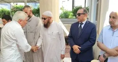 رحيل عبد العزيز مخيون.. الآلاف من المحبين في الوداع الأخير
