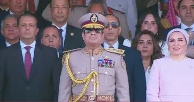 افتتاح مقر القيادة الاستراتيجية بالعاصمة الجديدة.. الرئيس السيسي يشهد عروضًا عسكرية وجوية مبهرة