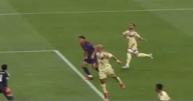 برشلونة يحسم الشوط الأول أمام الأهلي بثنائية في كأس خوان جامبر