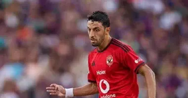 مطالب بإبعاد طاهر محمد طاهر عن تشكيل الأهلي بعد مباراة إنبي
