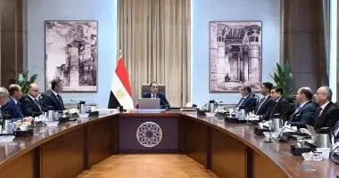 رئيس الوزراء يوجه بزيادة منافذ السلع والتوسع في «أسواق اليوم الواحد»