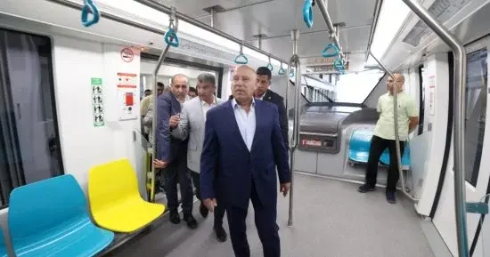 وزير النقل يوجه بتقليل زمن انتظار المونوريل وإطلاق اشتراكات مخفضة للطلاب