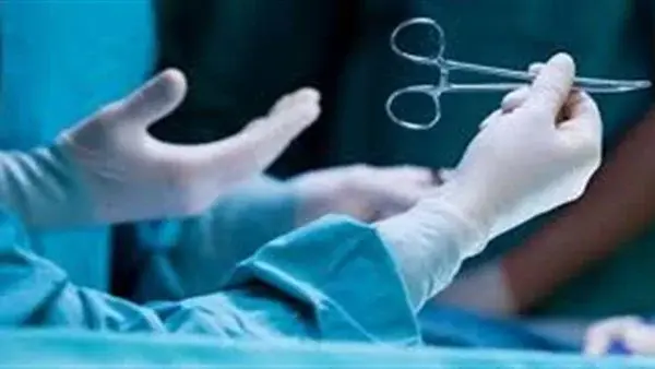 اتهام لطبيب بالبدرشين بالإهمال الطبي بعد تعرض طفل لمضاعفات خطيرة خلال عملية ختان