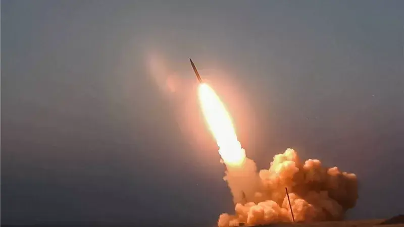 وزير الصحة اليمني يعلن حصيلة هجوم عدن.. 5 قتلى و16 مصابًا في استهداف المجمع الرئاسي بمعاشيق