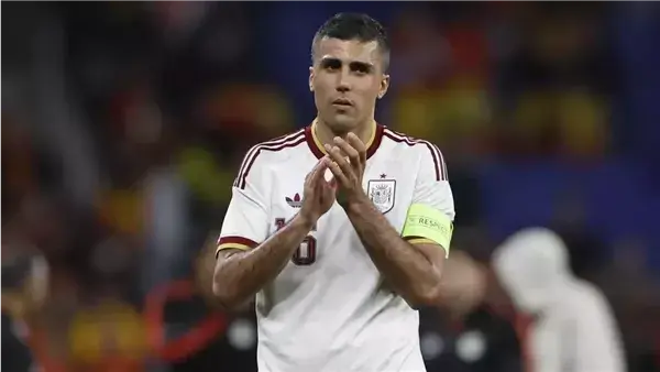مانشستر سيتي يوافق على عرض برشلونة للتعاقد مع رودري