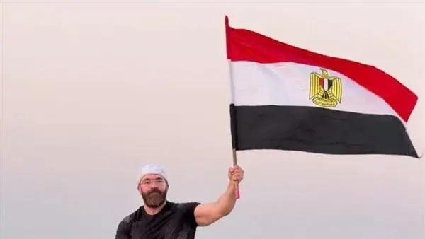 وزير السياحة يوجه بتنظيم دخول علم مصر إلى المواقع الأثرية بعد واقعة سقارة