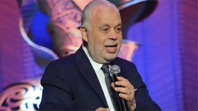 أشرف زكي يدافع عن فنانات مصر بعد تصريحات نجوى إبراهيم