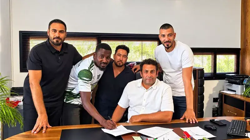 نجم الأهلي السابق ينضم إلى ألسانجاك القبرصي في صفقة انتقال حر