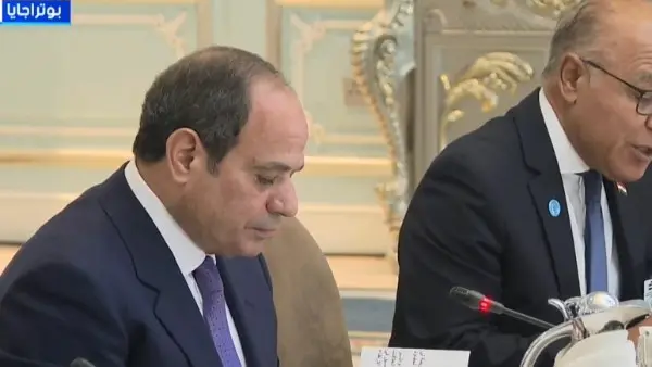 أشاد الرئيس السيسي بالدور الكبير الذي تقوم به ماليزيا عبر دعمها التاريخي للقضية الفلسطينية.  وأكد الرئيس السيسي خلال الجلسة النقاشية مع رئيس وزراء ماليزيا أن القضية الفلسطينية تعد القضية المحورية في منطقة الشرق الأوسط.