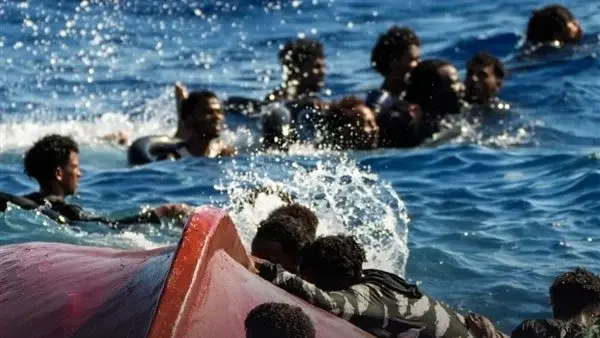 تحرير 120 مهاجرًا بينهم مصريون من قبضة عصابات الاتجار بالبشر في ليبيا