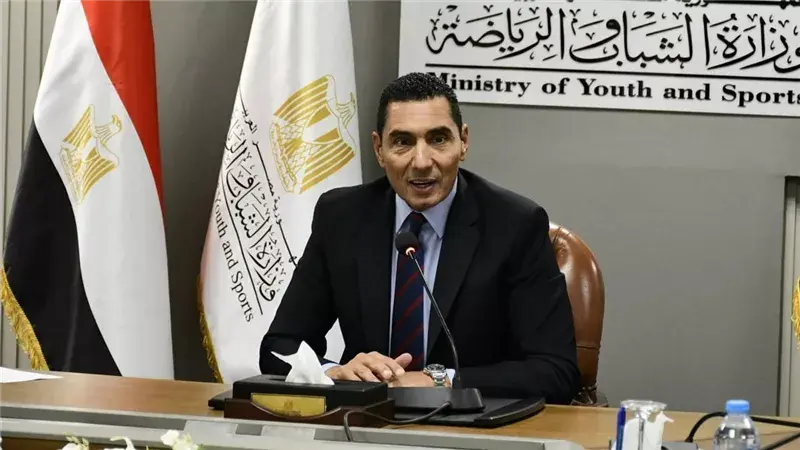 وزير الرياضة يطالب بإيقاف مدرب تنس الطاولة بعد واقعة الاعتداء على الطفلة زينة فاروق