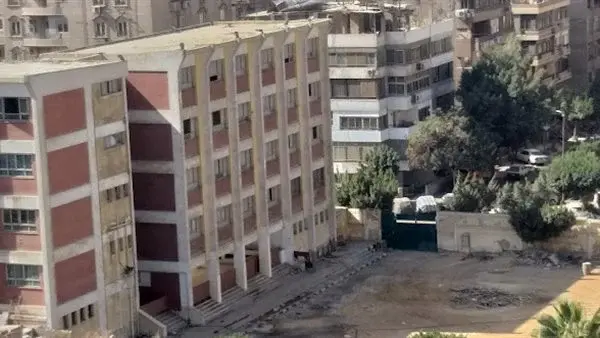 أولياء أمور يتهمون موظفين في مدرسة بمصر القديمة بالاستيلاء على مصروفات دراسية