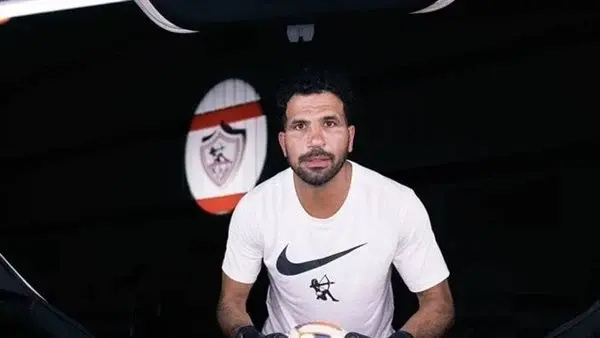 مهدي سليمان يتوج بجائزة رجل مباراة الزمالك والبنك الأهلي