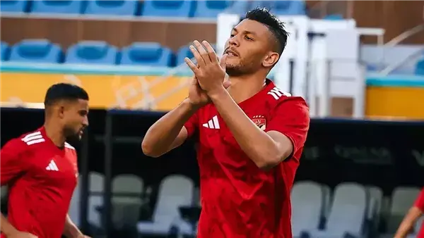 غموض يحيط بأشرف داري من معسكر الأهلي بإسبانيا