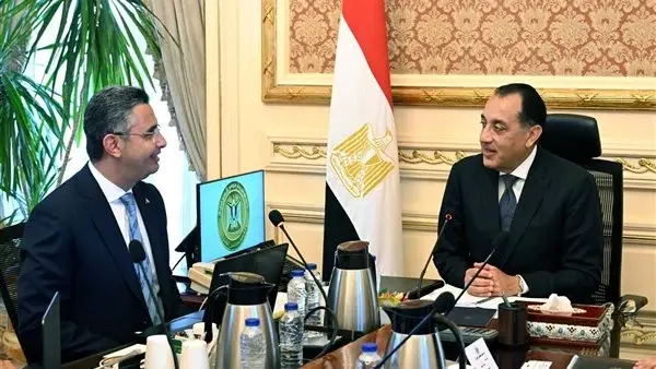 رئيس الوزراء يراجع مع وزير التموين خطة تأمين السلع واستعدادات عيد الأضحى