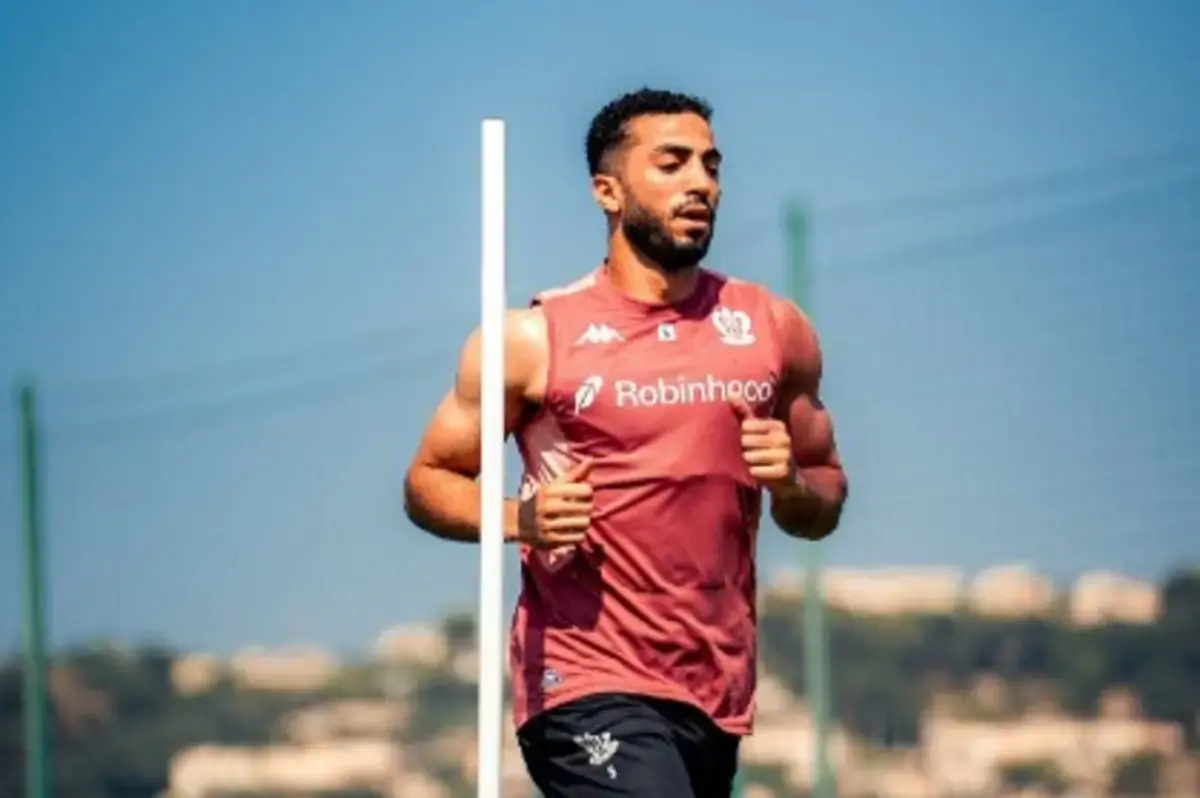 نيس الفرنسي يعلن مغادرة محمد عبد المنعم لمعسكر منتخب مصر