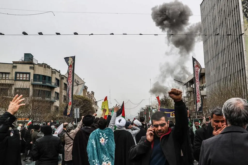 دوي انفجارات يهز طهران بالتزامن مع "يوم القدس".. تصعيد إقليمي؟