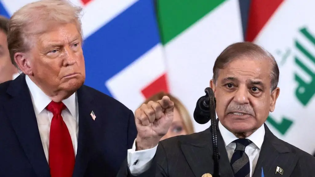 كواليس الوساطة الباكستانية: كيف احتوت إسلام أباد التوتر الأمريكي الإيراني؟