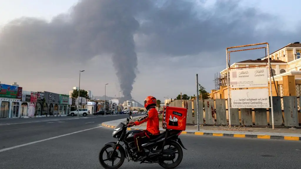 الإمارات تحت القصف مجدداً: هل تتبخر آمال التهدئة الإقليمية؟