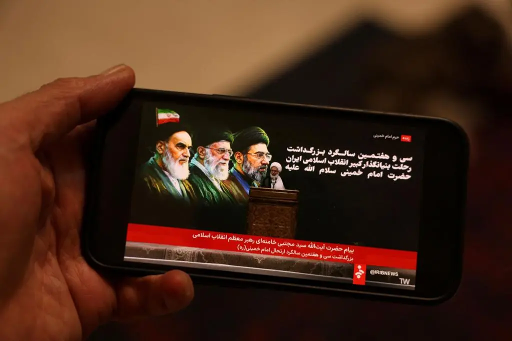 بوصلة الحرب والسلام: طهران وواشنطن تواجهان اختباراً داخلياً حاسماً