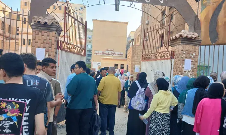 مأساة في أسيوط.. طالبة ثانوية عامة تنهي حياتها بعد امتحان الكيمياء