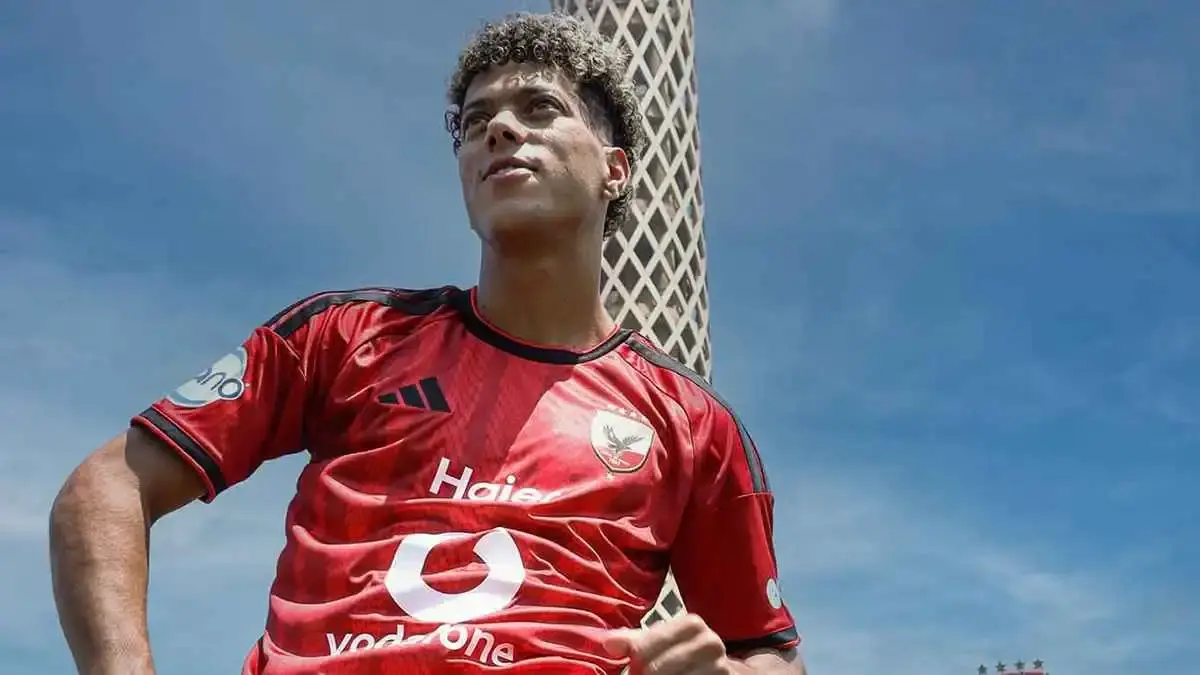 إمام عاشور يهدد لاعب الأهلي بعد تجديد تعاقده.. أعرف السبب