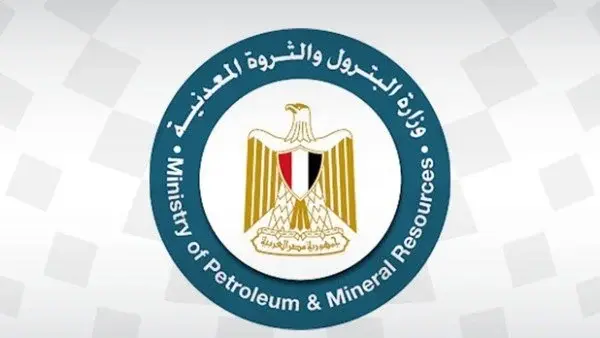 البترول: لا إصابات أو تلوث جراء اصطدام ناقلة بمنصة بخليج السويس