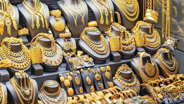 سعر الذهب اليوم.. عيار 21 يفاجئ الجميع بعد موجة الهبوط