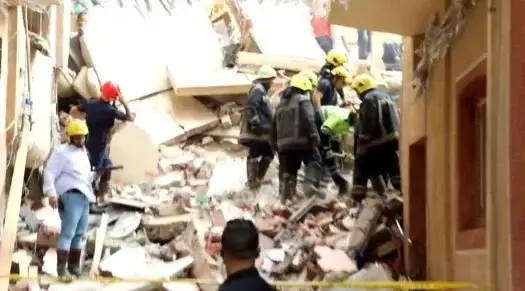 ارتفاع عدد المصابين بحادث انهيار عقار حدائق القبة لـ 6 أشخاص