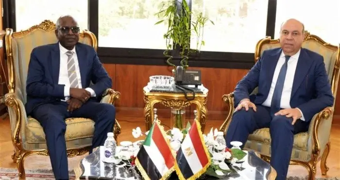 وزير الطيران يبحث دعم قطاع الطيران بالسودان
