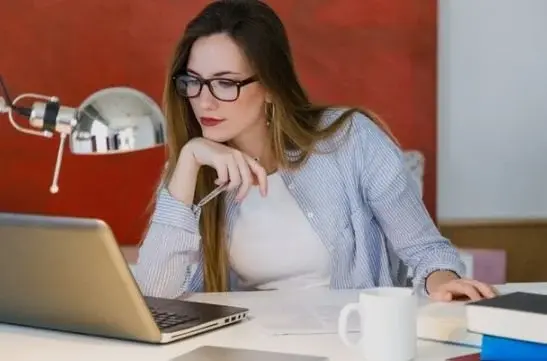 7 نصائح للمرأة العاملة.. هكذا توازنين بين البيت والعمل دون إرهاق