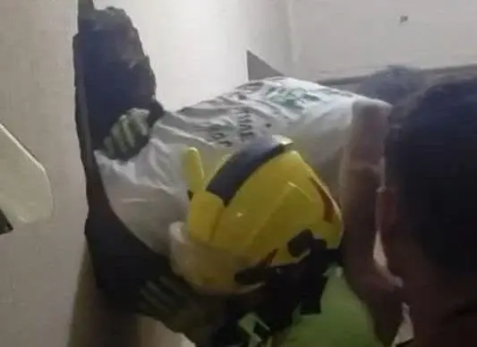 انقطاع الكهرباء يحبس مسنًا داخل أسانسير في بنها.. تفاصيل الإنقاذ