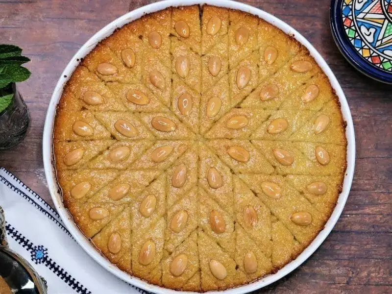 طريقة عمل البسبوسة بالقشطة بخطوات سهلة