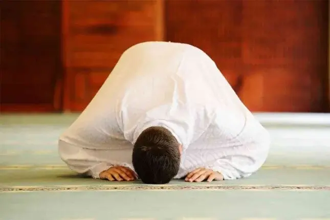 ساعات تفصلنا عن أعظم أيام الحج ومواقيت الصلاة غدًا الثلاثاء 26 مايو