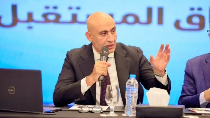 أولياء أمور بالخارج يطالبون بمراجعة قرار الـ20%