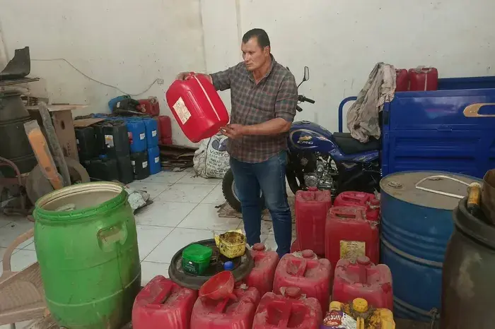 ضبط آلاف اللترات من بنزين 80 قبل بيعها بالسوق السوداء في كفر الشيخ