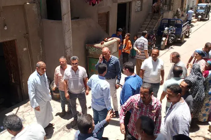 إخلاء عاجل لعقار مهدد بالانهيار في سمالوط بالمنيا وتحرك هندسي واسع