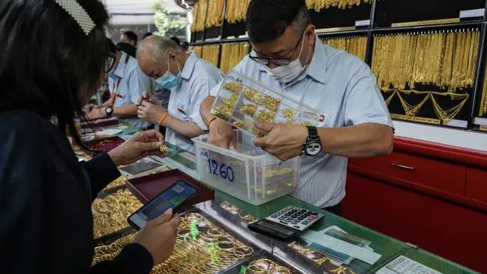 🔴 عاجل: هبوط حاد في أسعار الذهب والنفط مع تصاعد التوترات الإقليمية