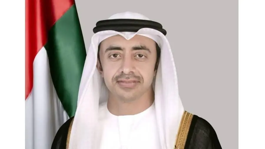 عبد الله بن زايد يبحث تداعيات الاعتداءات الصاروخية الإيرانية إقليمياً
