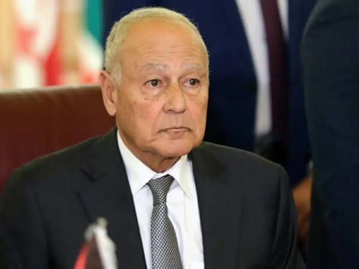 إدانة عربية صارمة: أبو الغيط يستنكر الاعتداءات الإيرانية على أراضي الخليج ومياهه