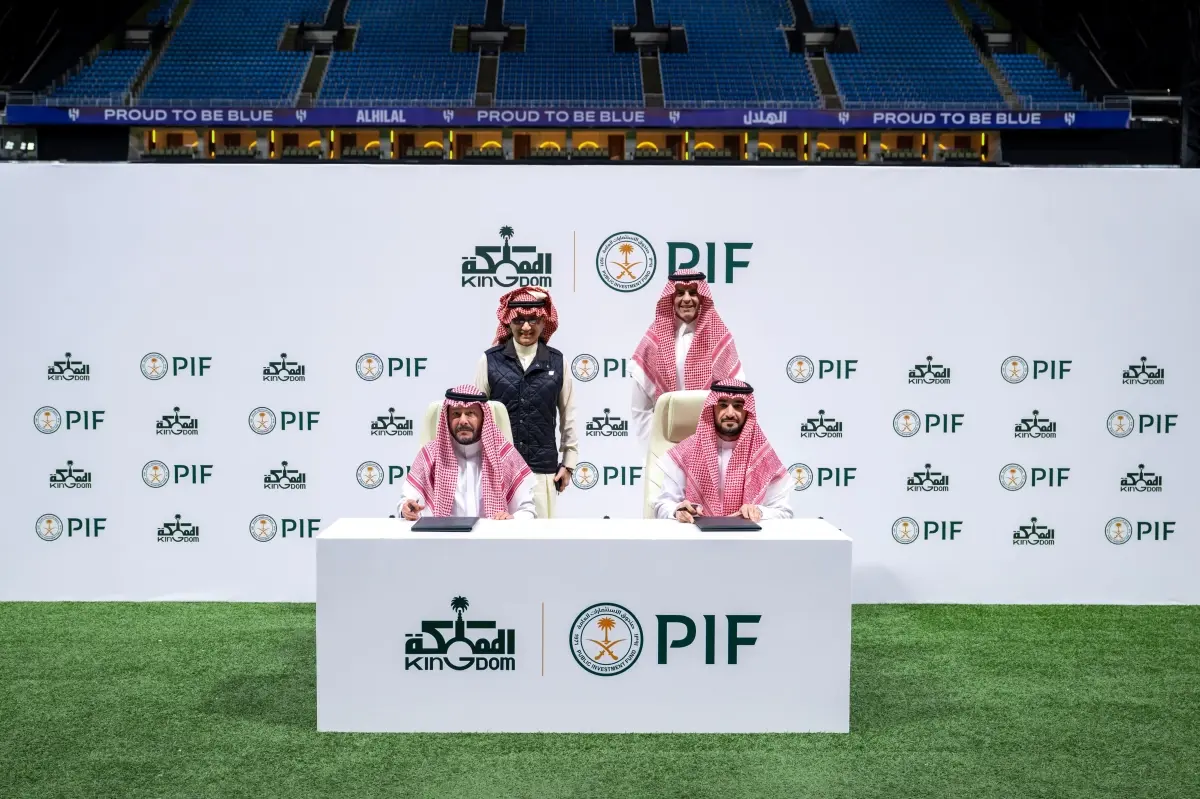 صفقات الهلال السعودي: الهلال السعودي يدشن عهداً جديداً: استحواذ تاريخي وتعيين ريتشارد هيوز يعززان طموحات الزعيم