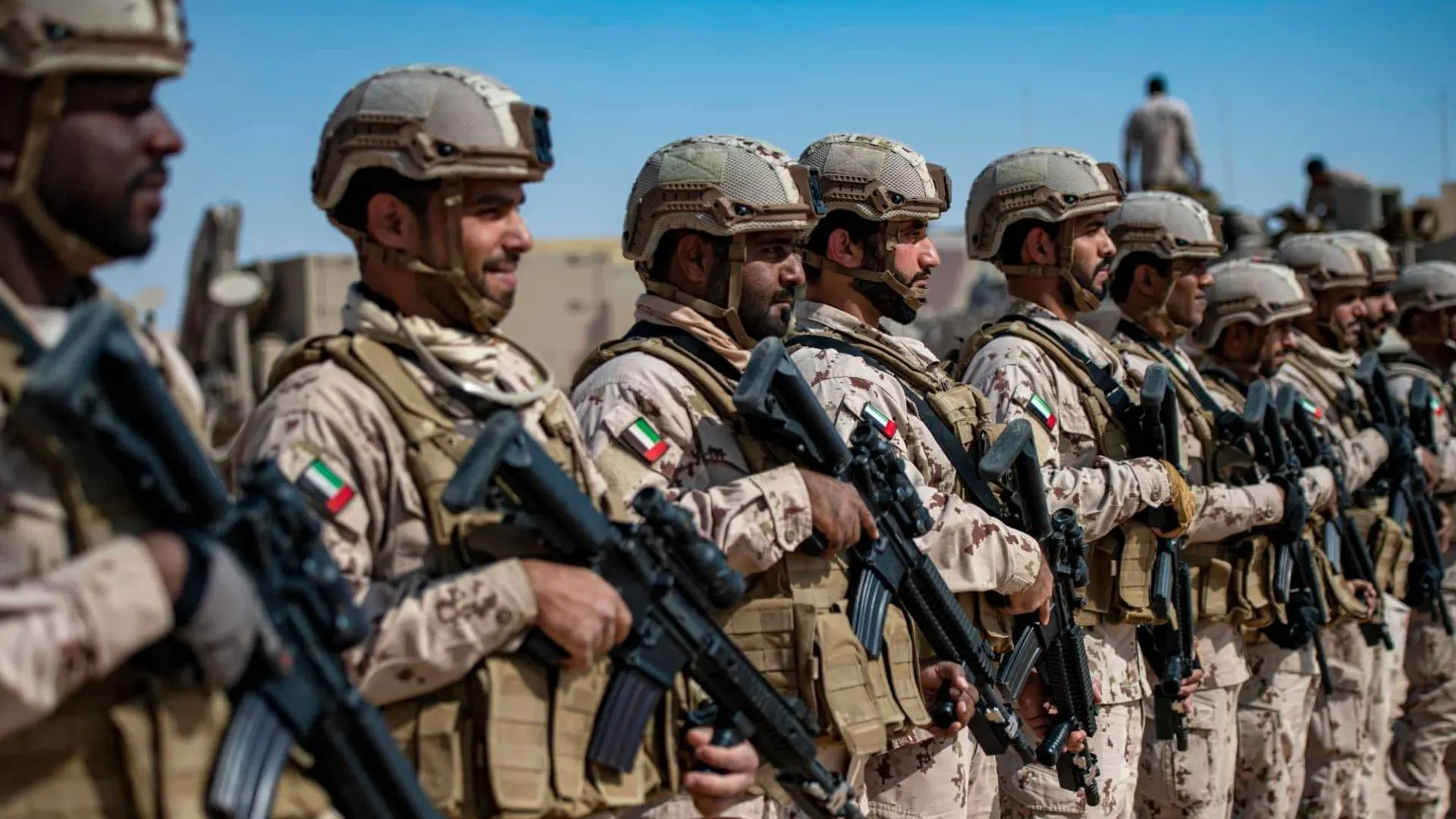 الإمارات تنعى متعاقداً مدنياً قضى باعتداء صاروخي إيراني في البحرين