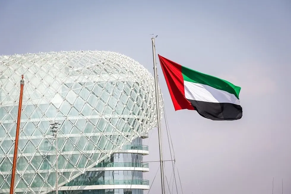 الإمارات تتصدى لاعتداءات صاروخية ومسيرات إيرانية: تصعيد يثير القلق