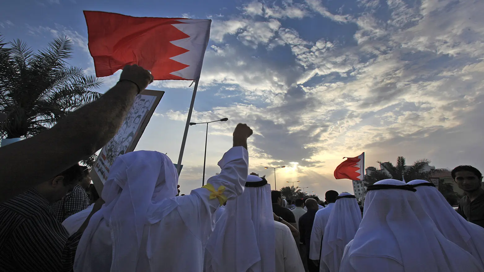 البحرين تزيح الستار عن "خلايا" مرتبطة بالحرس الثوري.. التوتر يتجدد