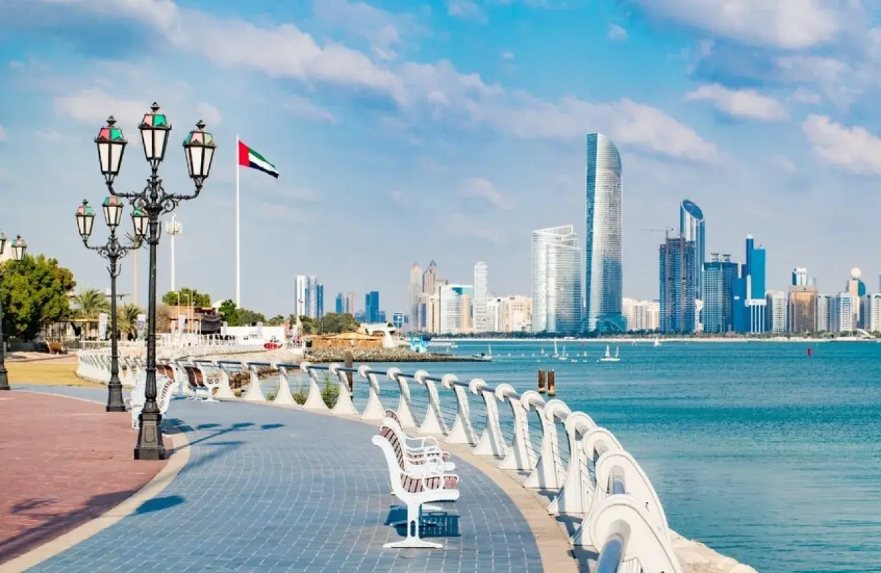 الدفاعات الإماراتية تتصدى لمسيرتين إيرانيتين.. تصعيد جديد يلوح في الأفق